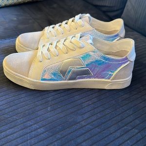 Dolce Vita women's suede and leather sneakers size 8.5